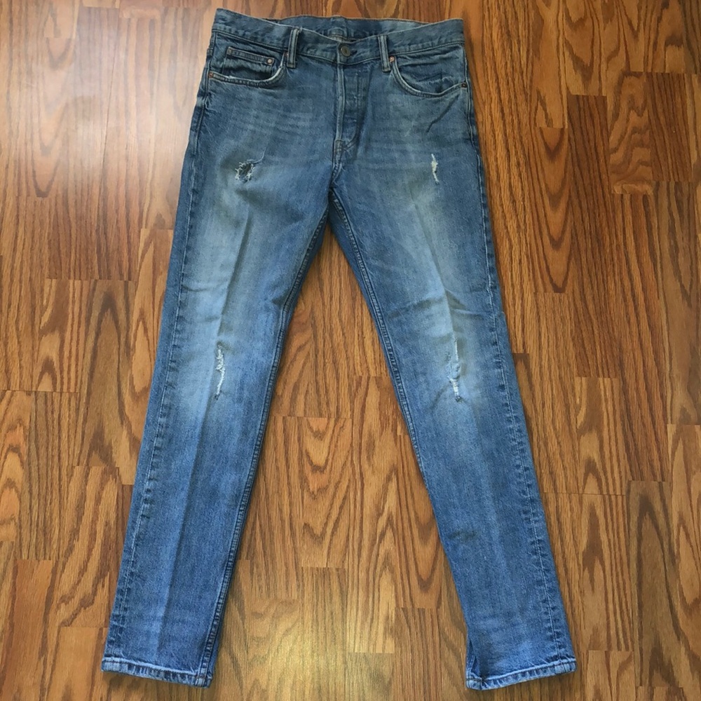 H&M
32x32 Slim Fit Cut Jeans
98% Cotton
2% Elastane